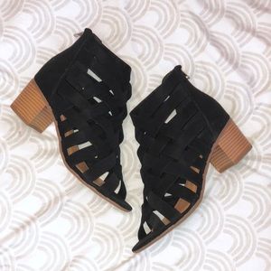 NWB Black Strappy Caged Heel Sandals